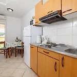 Milorad M Apartment Lopar