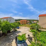 Apartment Milorad M Lopar