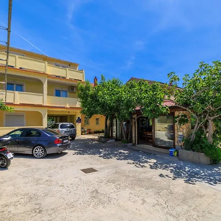 Milorad M Apartman *