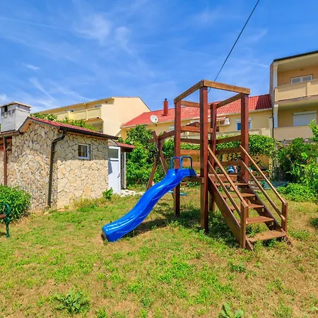 아파트 Milorad M *