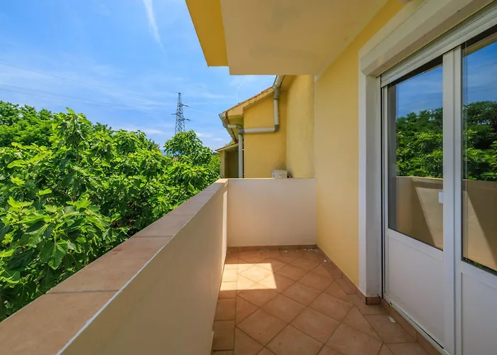 Milorad M Appartement Lopar