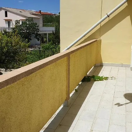 Milorad M Apartament Lopar