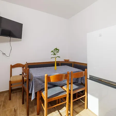 Apartment Milorad M *