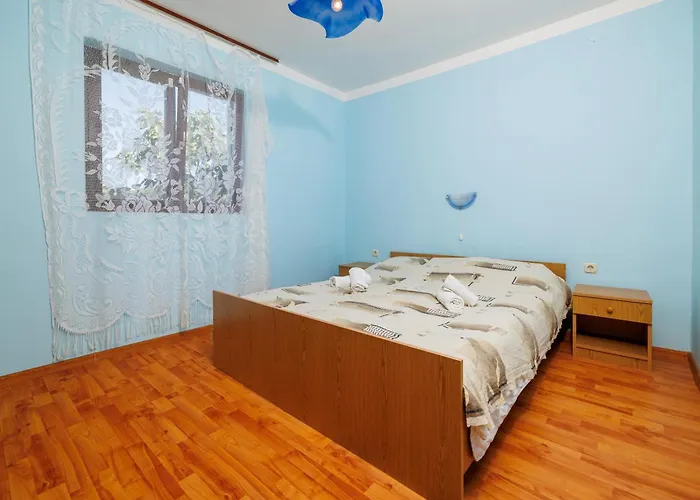 Milorad M Apartment Lopar